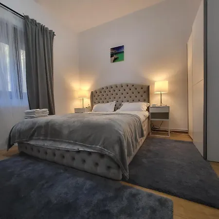 Carmen Housing 2 Апартаменты *