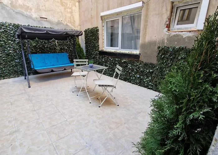 Carmen Housing 2 Apartman *